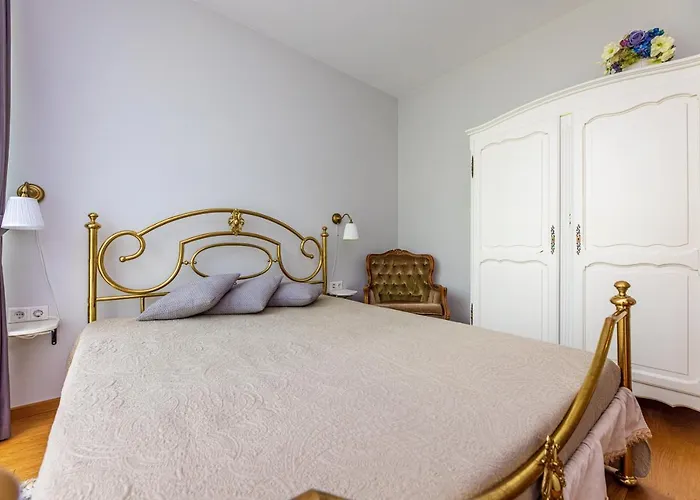 A&a Апартаменты *